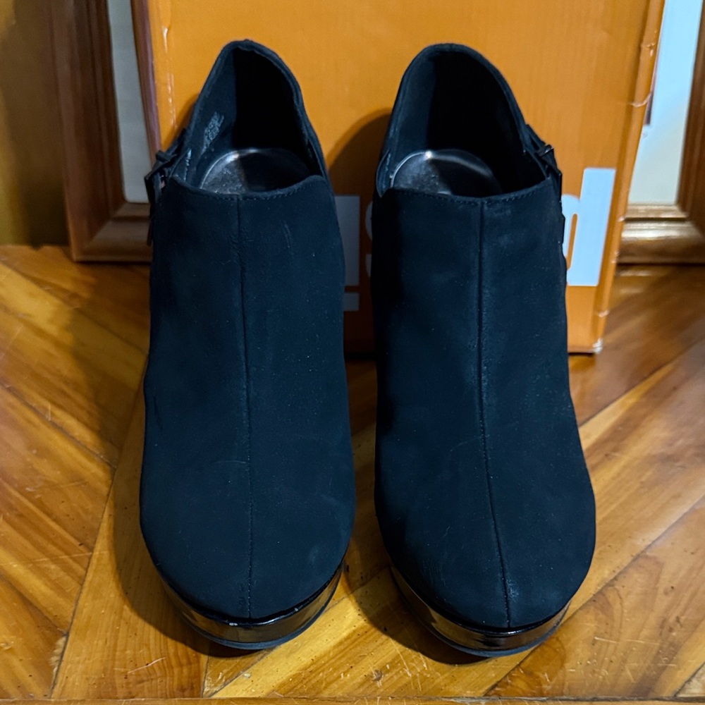 Stylish Black Women's Heels Suede Shoes Size 10 Med - Picture 10 of 10